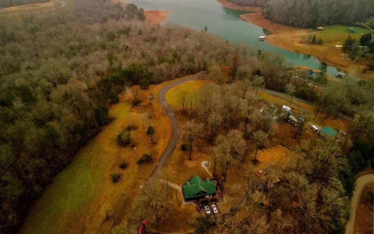 Minnies Mountain House * La Follette